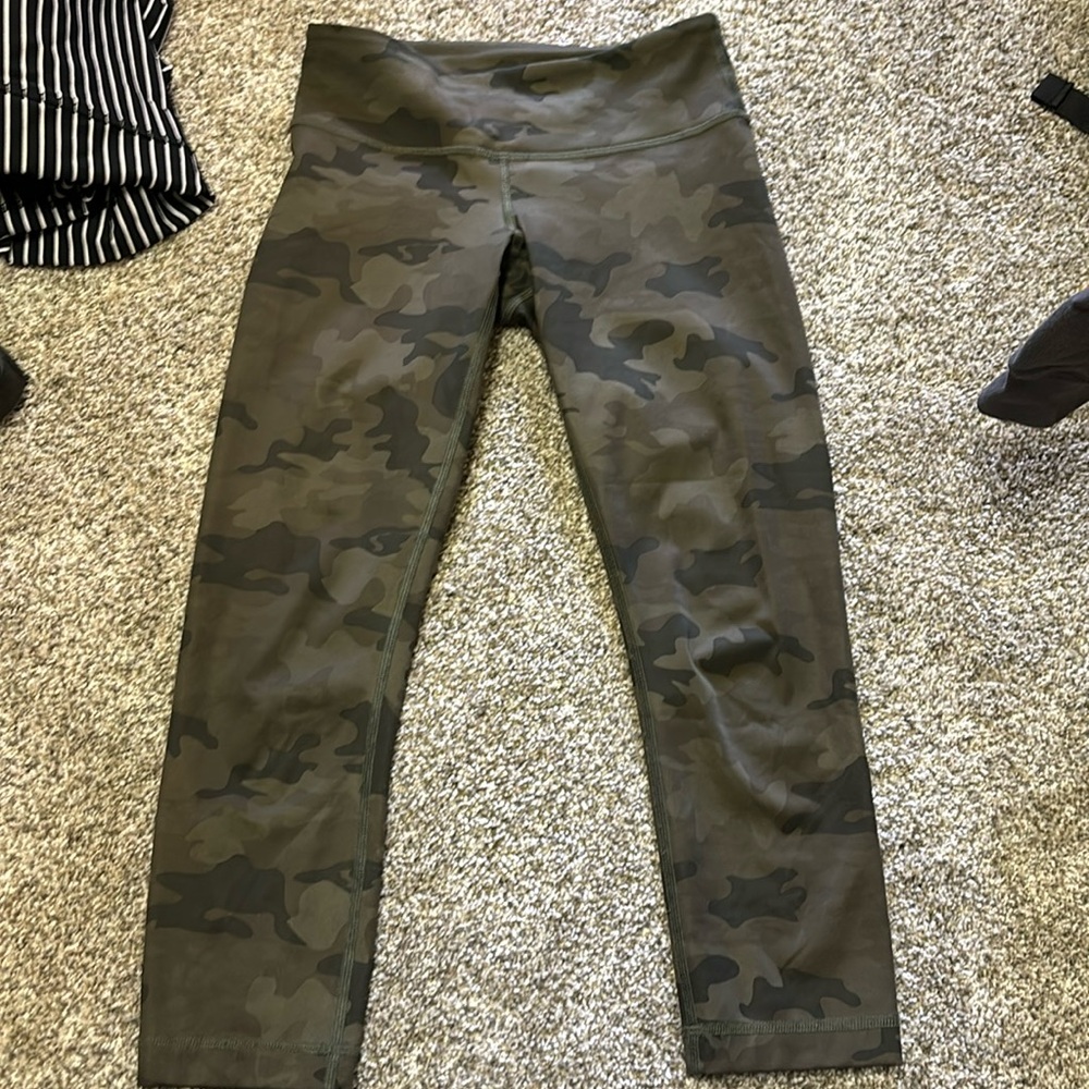 Women’s Lululemon pants